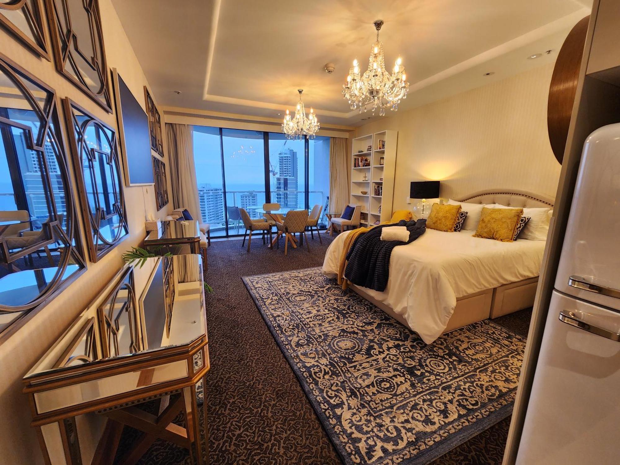 Deluxe Private Apartment And Studio - Ocean Views Gold Coast Dış mekan fotoğraf