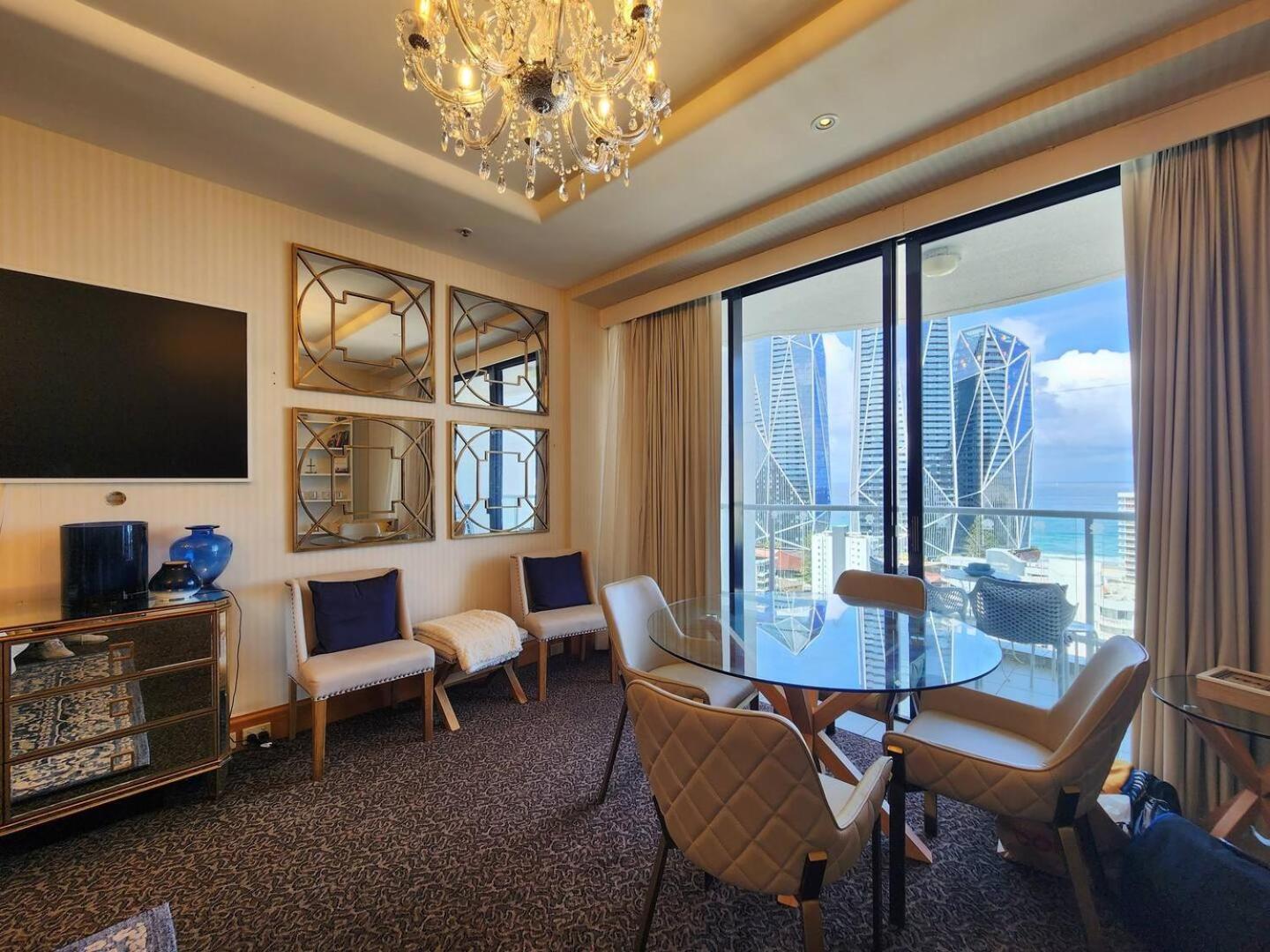 Deluxe Private Apartment And Studio - Ocean Views Gold Coast Dış mekan fotoğraf